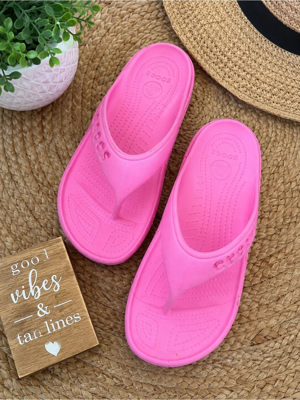 Title: Crocs Pink Getaway Platform Flip Flops Sandals Women’s Size 9